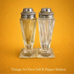 ‼️ Vintage Art Deco Salt & Pepper Shakers – 3.5” Glass with Square Base